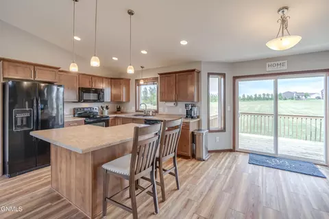 Kitchen - 6923 Derek Dr, Bismarck, ND 58504 photo 1 of 9