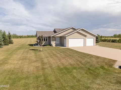 Exterior - 6923 Derek Dr, Bismarck, ND 58504 photo 24 of 27