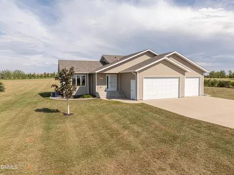 Exterior - 6923 Derek Dr, Bismarck, ND 58504 photo 27 of 27