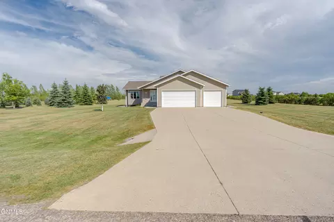 Exterior - 6923 Derek Dr, Bismarck, ND 58504 photo 4 of 27