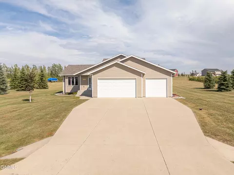 Exterior - 6923 Derek Dr, Bismarck, ND 58504 photo 23 of 27
