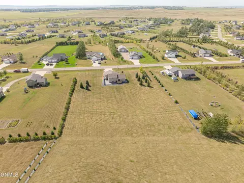 View/Area - 6923 Derek Dr, Bismarck, ND 58504 photo 14 of 21