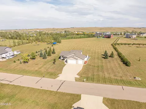 View/Area - 6923 Derek Dr, Bismarck, ND 58504 photo 5 of 21