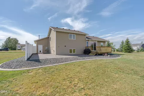 Exterior - 6923 Derek Dr, Bismarck, ND 58504 photo 17 of 27