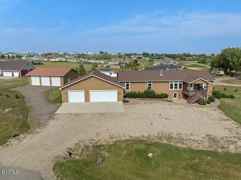 14003 Prairie Ln, Williston, ND 58801