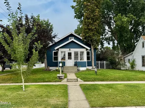 121 3rd Ave SW, Sidney, MT 59270
