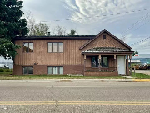 12 1st St E, Culbertson, MT 59218