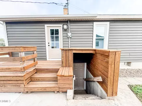621 4th Ave W, Williston, ND 58801 photo 22