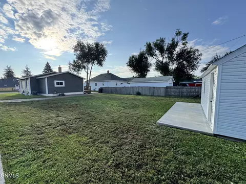 621 4th Ave W, Williston, ND 58801 photo 26