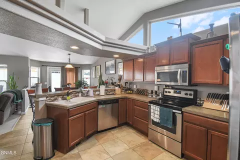 Kitchen - 2722 24th St W, Williston, ND 58801 photo 3 of 3
