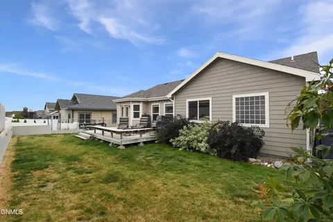Exterior - 2722 24th St W, Williston, ND 58801 photo 2 of 2