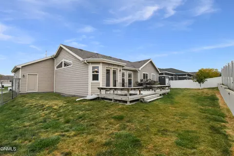 Exterior - 2722 24th St W, Williston, ND 58801 photo 1 of 2