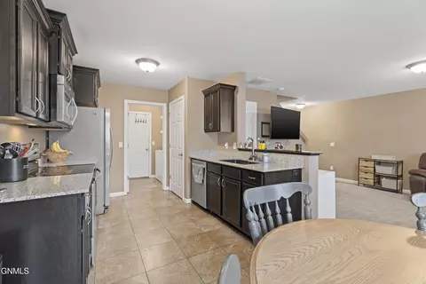 4011 Normandy St, Bismarck, ND 58503 photo 3