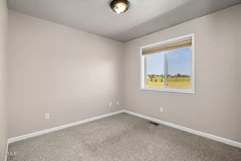 2514 15th Ave W, Williston, ND 58801 photo 13