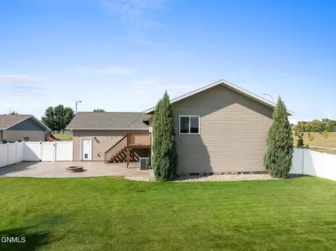 2514 15th Ave W, Williston, ND 58801 photo 41