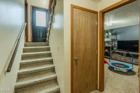 2865 Warwick Loop, Bismarck, ND 58504 photo 30