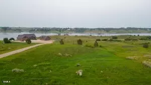 3076 Lakefront Dr, Jamestown, ND 58401