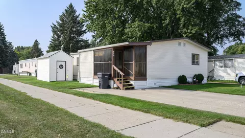 1119 University Dr, Bismarck, ND 58504