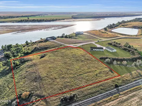 105 Eagles Way, Washburn, ND 58577