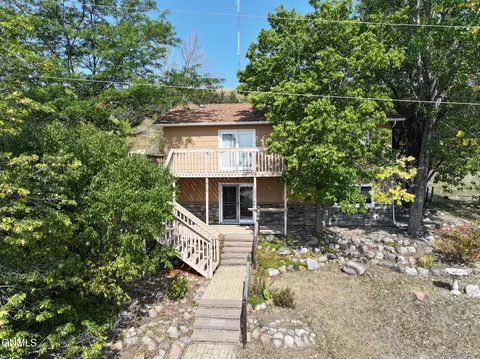 1410 3rd St NE, Mandan, ND 58554