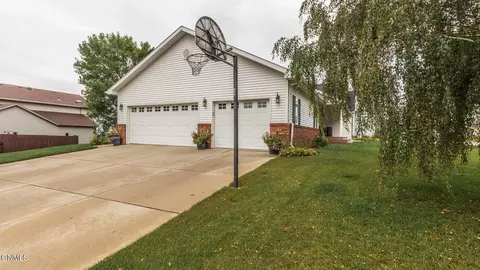 Exterior - 609 Huron Dr, Bismarck, ND 58503 photo 2 of 8