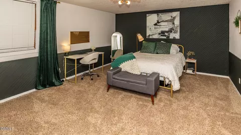 Bedroom - 609 Huron Dr, Bismarck, ND 58503 photo 2 of 4