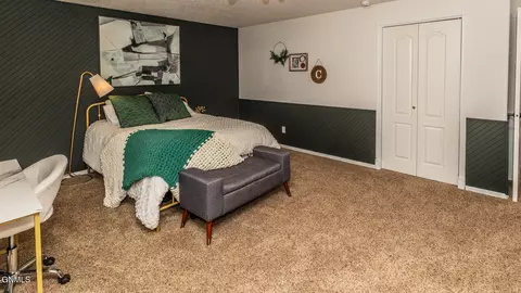 Bedroom - 609 Huron Dr, Bismarck, ND 58503 photo 3 of 4
