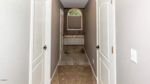 Entry Way - 609 Huron Dr, Bismarck, ND 58503 photo 3 of 3