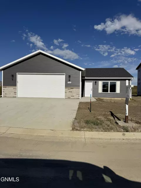 7005 Butler Cir, Lincoln, ND 58504