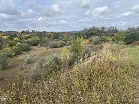 1601 Plains Bnd SE, Mandan, ND 58554