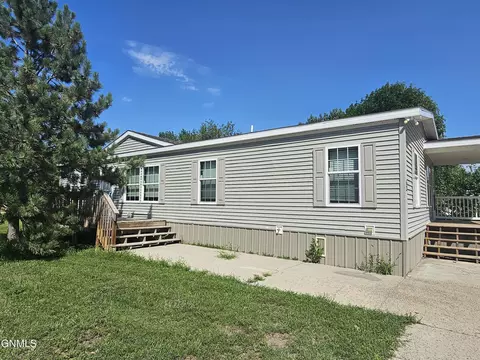 2600 University Ave, Williston, ND 58801 photo 2