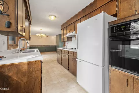 411 Turnpike Ave E, Bismarck, ND 58501 photo 8