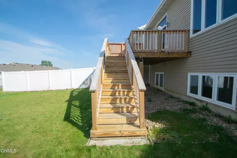 1730 Calgary Loop, Bismarck, ND 58503 photo 36