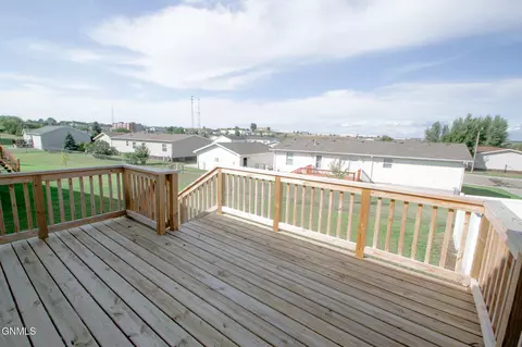 1730 Calgary Loop, Bismarck, ND 58503 photo 38