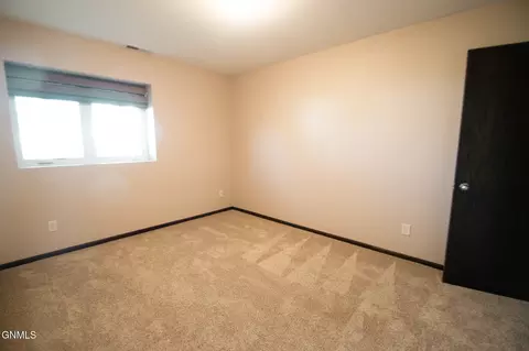 1730 Calgary Loop, Bismarck, ND 58503 photo 32