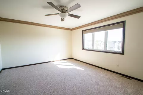 1730 Calgary Loop, Bismarck, ND 58503 photo 23