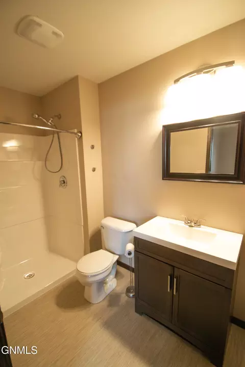 1730 Calgary Loop, Bismarck, ND 58503 photo 31
