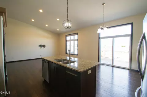 1730 Calgary Loop, Bismarck, ND 58503 photo 14