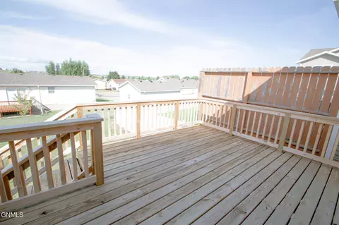 1730 Calgary Loop, Bismarck, ND 58503 photo 37