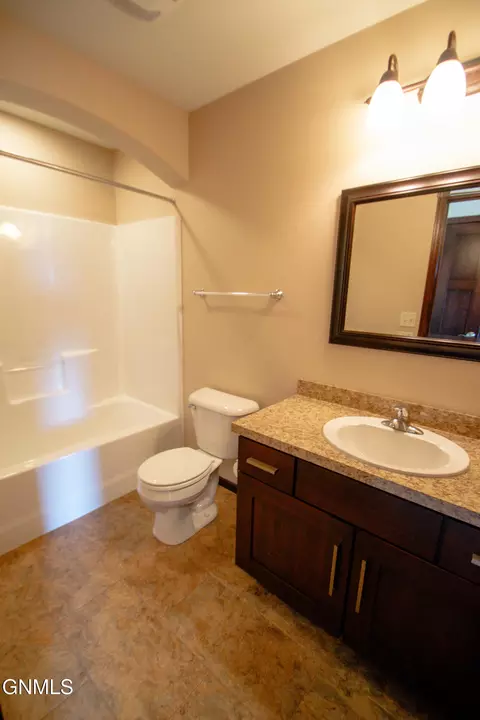 1730 Calgary Loop, Bismarck, ND 58503 photo 17