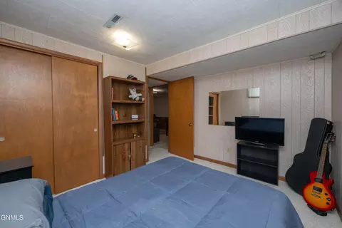 1139 2nd Ave E, Dickinson, ND 58601 photo 35