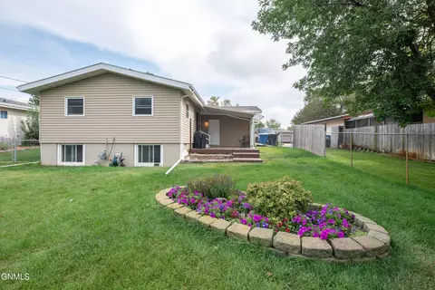 1139 2nd Ave E, Dickinson, ND 58601 photo 46