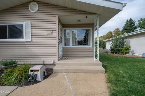 1139 2nd Ave E, Dickinson, ND 58601 photo 4