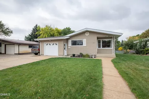 1139 2nd Ave E, Dickinson, ND 58601 photo 57