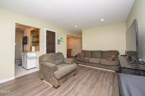 1139 2nd Ave E, Dickinson, ND 58601 photo 7