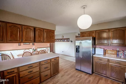 Kitchen - 401 Montana Ave, Mott, ND 58646 photo 3 of 4