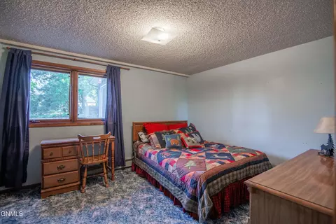 Bedroom - 401 Montana Ave, Mott, ND 58646 photo 4 of 6