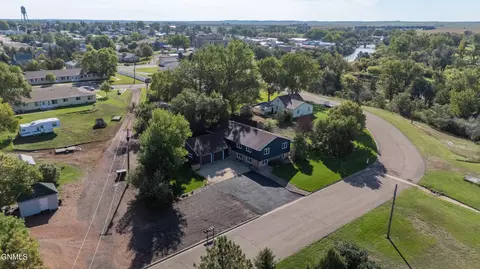 View/Area - 401 Montana Ave, Mott, ND 58646 photo 3 of 10