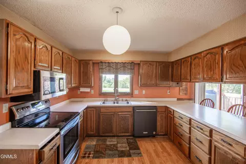 Kitchen - 401 Montana Ave, Mott, ND 58646 photo 2 of 4