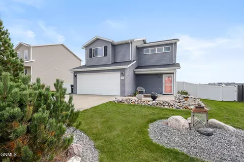 925 Yukon Dr, Bismarck, ND 58503